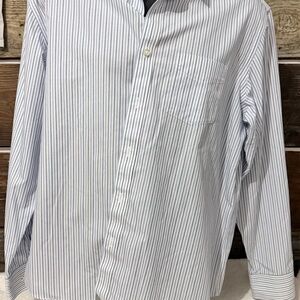 UNTUCKit Men's Light Blue and Gray Striped Button Down Shirt